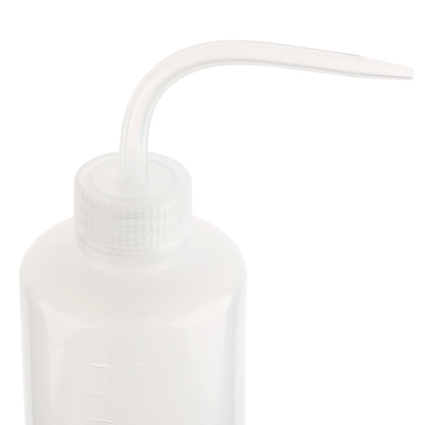 Пластиковая бутылка с носиком, 250 мл.